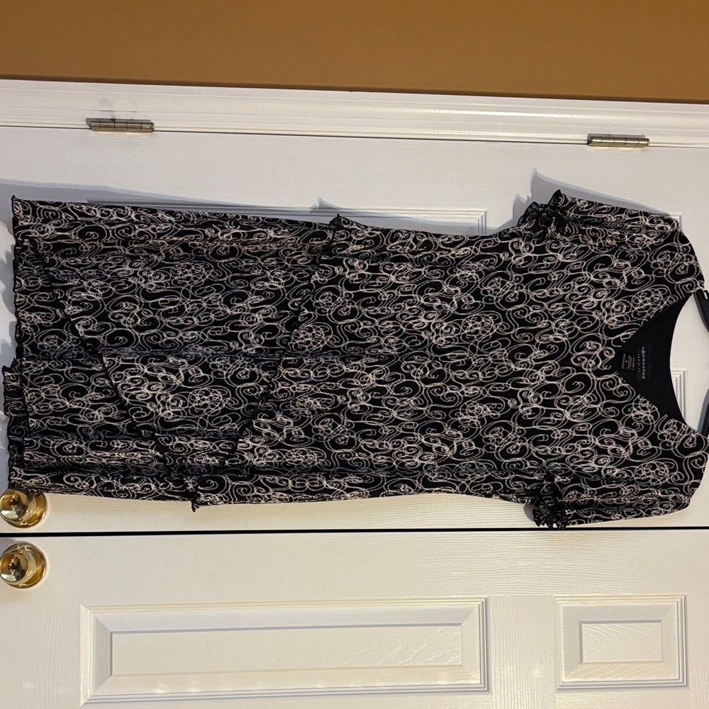 Connected Apparel Black and White Patterned Dress Size: 14